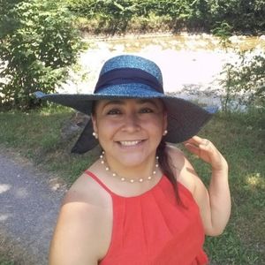 Meet your Posher, Lorena